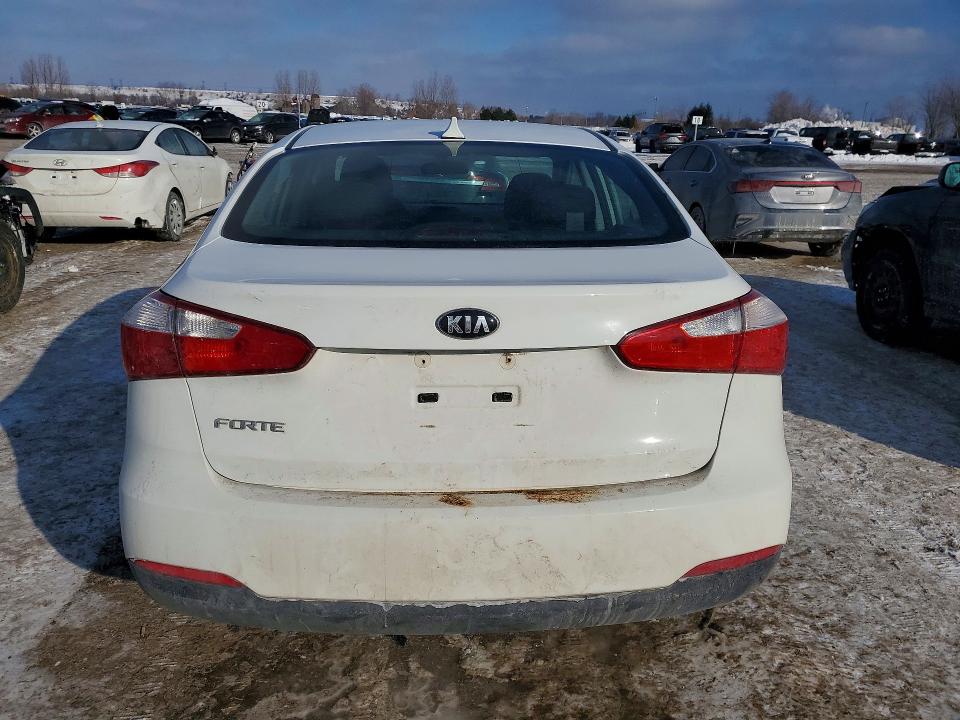 Photo 6 from auction – 2015 KIA FORTE LX with VIN KNAFK4A6XF5293221