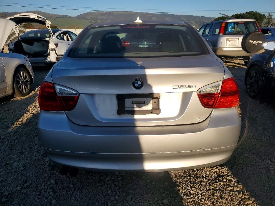 Photo 6 from auction – 2006 BMW 325 with VIN WBAVB17536NK36514