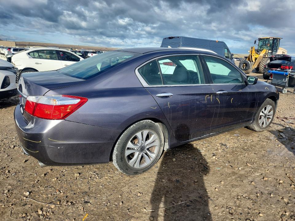 Photo 3 from auction – 2015 HONDA ACCORD with VIN 1HGCR2F33FA021221