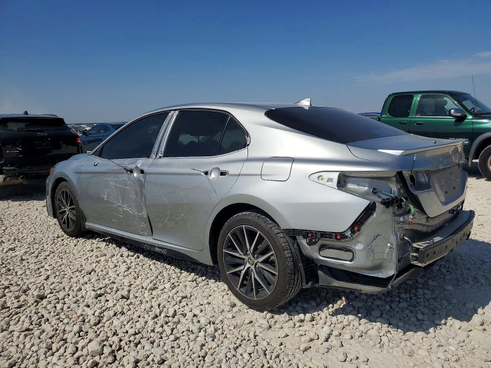 Photo 2 from auction – 2022 TOYOTA CAMRY with VIN 4T1T11AK2NU687588