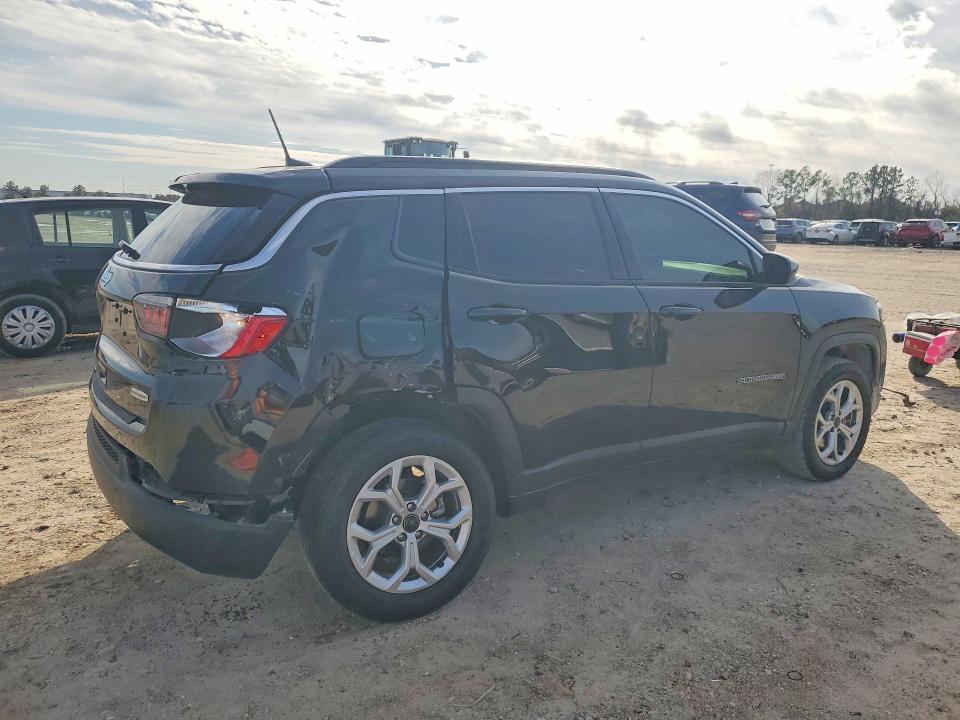 Photo 3 from auction – 2025 JEEP COMPASS with VIN 3C4NJDBN7ST598449