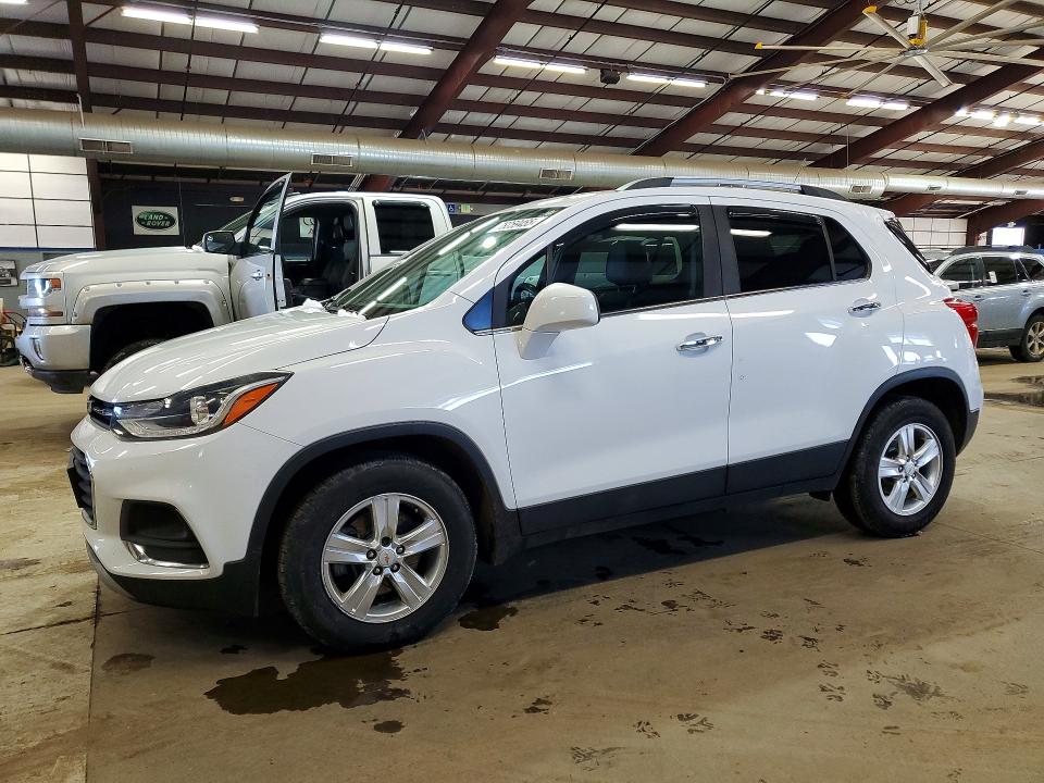 CHEVROLET TRAX 2019 with VIN KL7CJPSB2KB756869 - Photo from auction