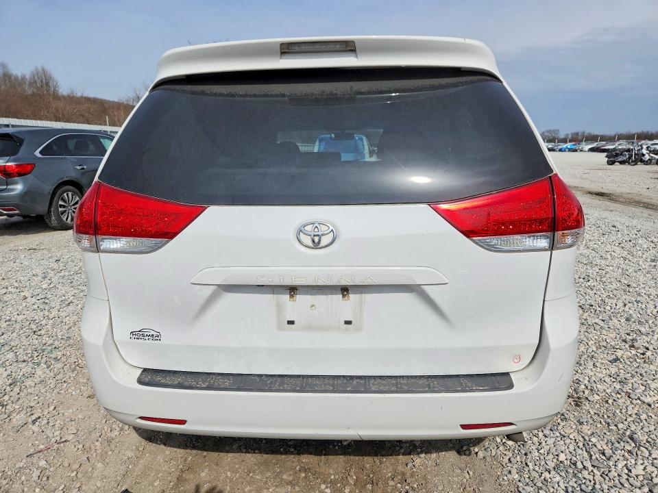 Photo 6 from auction – 2013 TOYOTA SIENNA with VIN 5TDKK3DC7DS308231