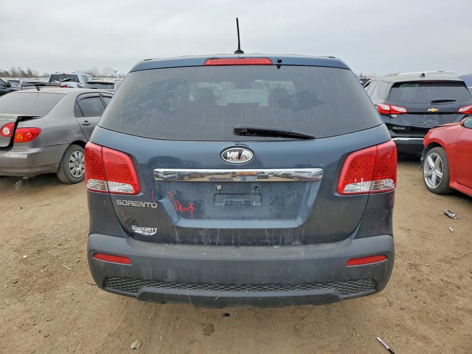 Photo 6 from auction – 2011 KIA SORENTO with VIN 5XYKT3A12BG147667