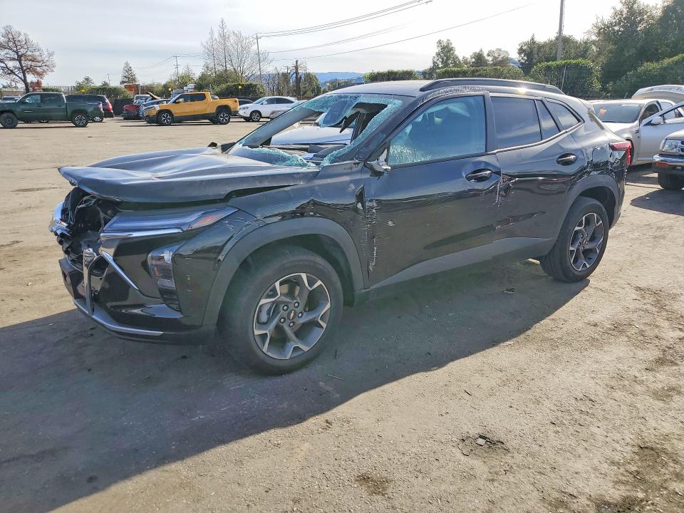 CHEVROLET TRAX 2025 with VIN KL77LHEPXSC136967 - Photo from auction
