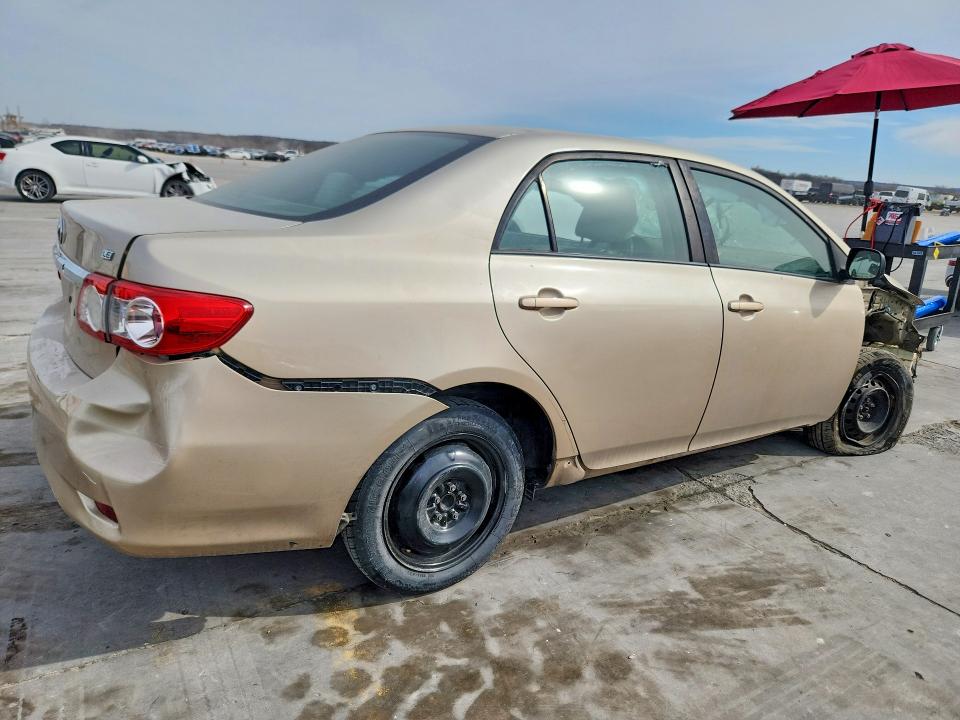Photo 3 from auction – 2011 TOYOTA COROLLA LE with VIN 2T1BU4EE3BC625641