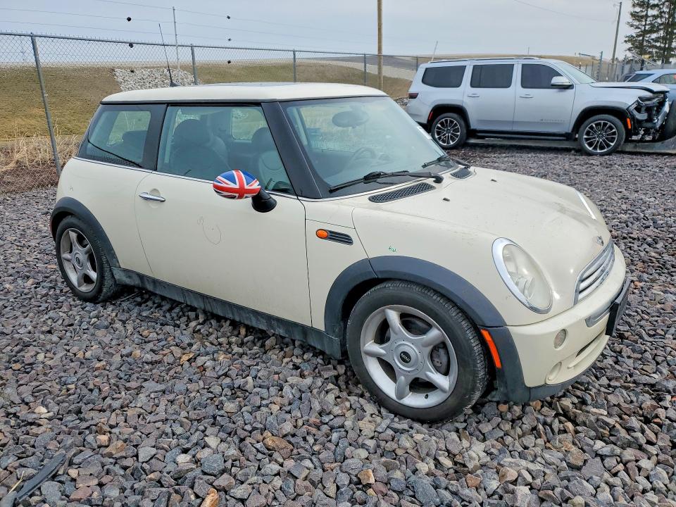 Photo 4 from auction – 2005 MINI COOPER with VIN WMWRC33565TJ73015