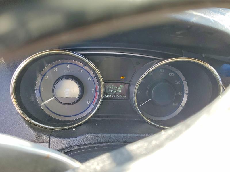 Photo 9 from auction – 2011 HYUNDAI SONATA with VIN 5NPEC4AB7BH303433