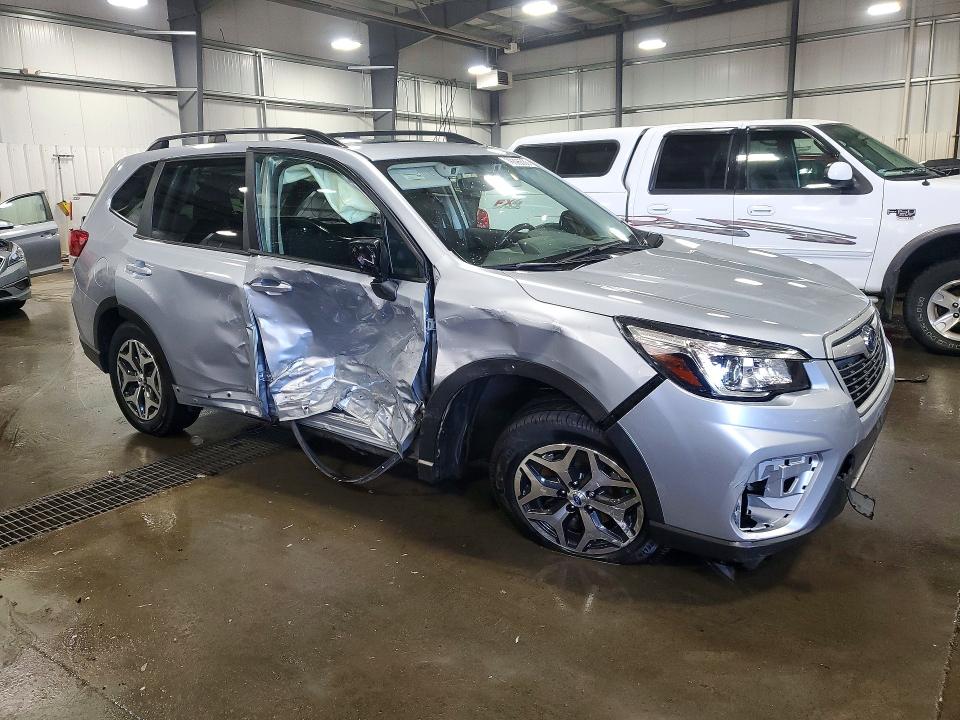 Photo 4 from auction – 2019 SUBARU FORESTER P with VIN JF2SKAEC5KH552787