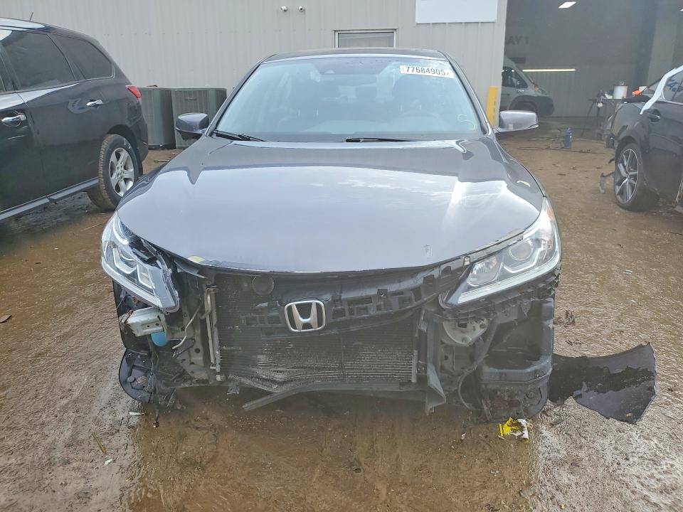 Photo 5 from auction – 2016 HONDA ACCORD with VIN 1HGCR3F07GA018254