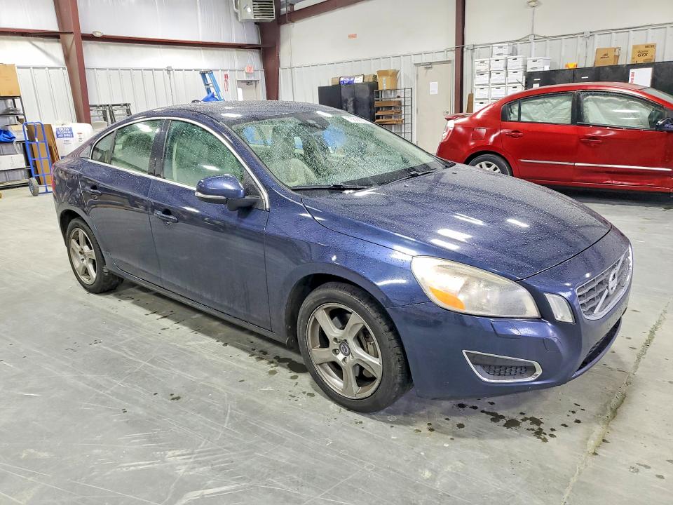 Zdjęcie 4 z aukcji – 2013 VOLVO S60 z VIN YV1612FS5D2198963