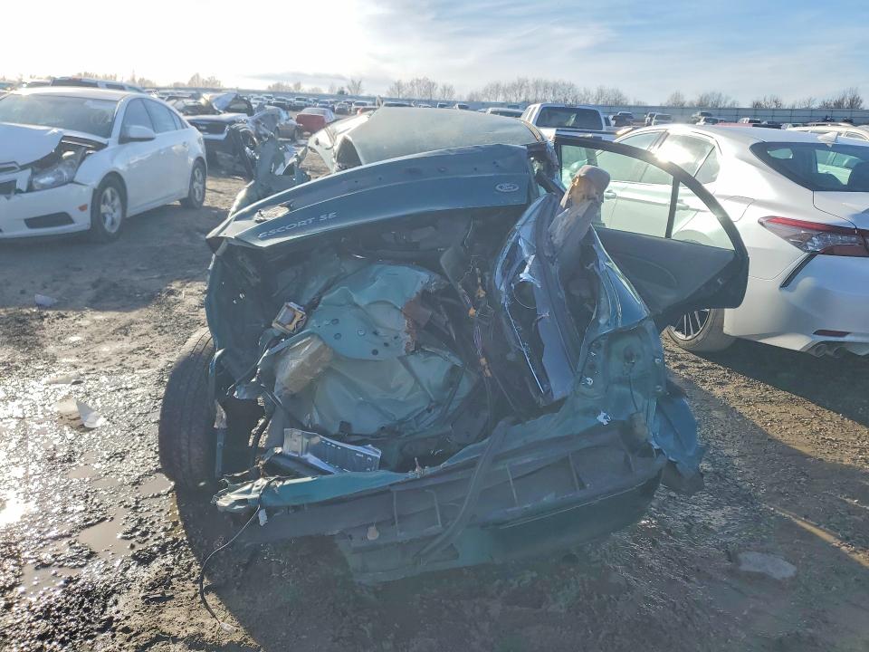 Photo 6 from auction – 1998 FORD ESCORT with VIN 1FAFP13P9WW112232