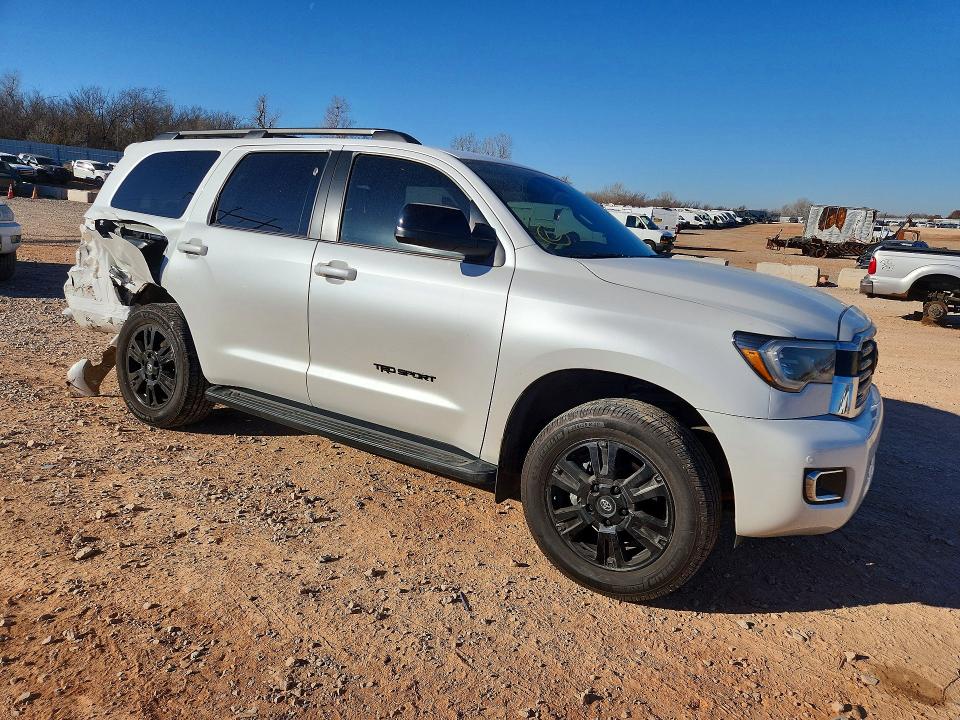 Photo 4 from auction – 2022 TOYOTA SEQUOIA with VIN 5TDCY5A19NS076492