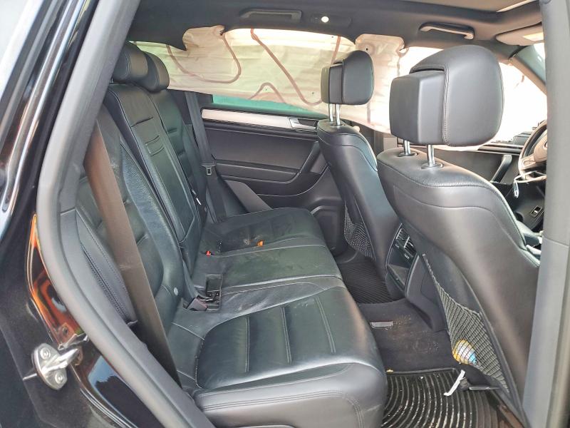 Photo 11 from auction – 2017 VOLKSWAGEN TOUAREG WO with VIN WVGRF7BP0HD005515