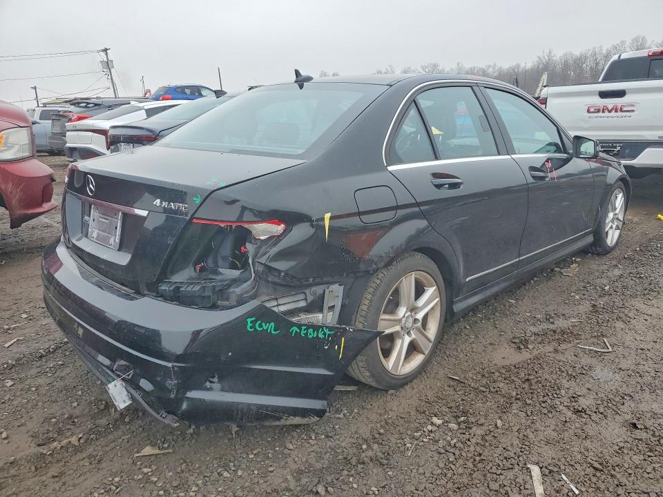 Photo 3 from auction – 2011 MERCEDES-BENZ C with VIN WDDGF8BB5BR159014