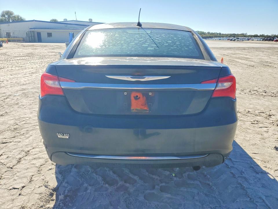 Photo 6 from auction – 2011 CHRYSLER 200 with VIN 1C3BC1FB1BN606688