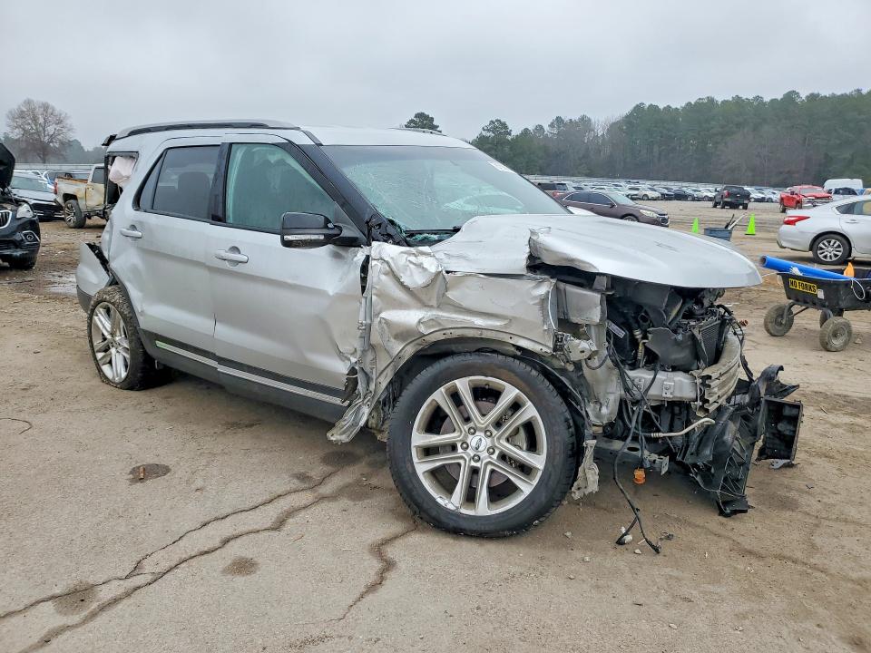 Photo 4 from auction – 2016 FORD EXPLORER with VIN 1FM5K7D84GGA93725