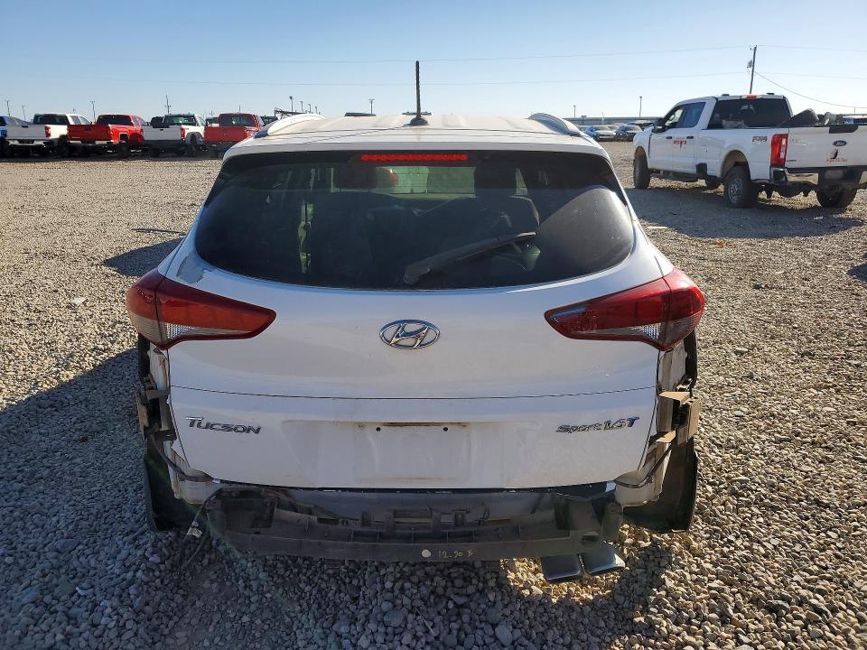 Photo 6 from auction – 2016 HYUNDAI TUCSON with VIN KM8J33A24GU160975
