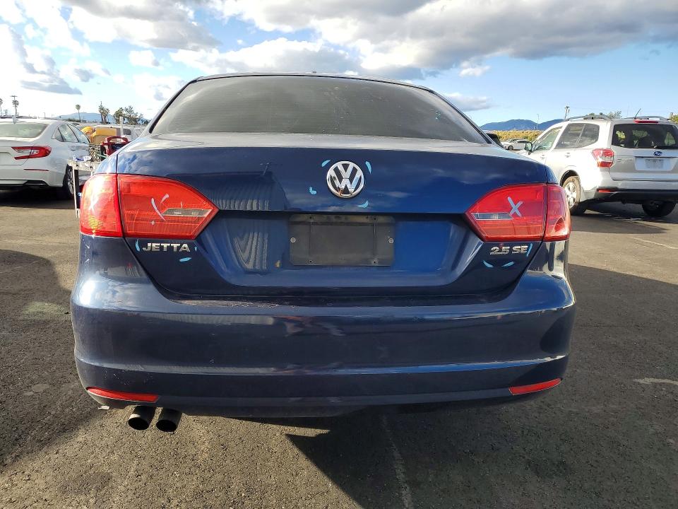 Photo 6 from auction – 2011 VOLKSWAGEN JETTA with VIN 3VWDZ7AJ4BM091603