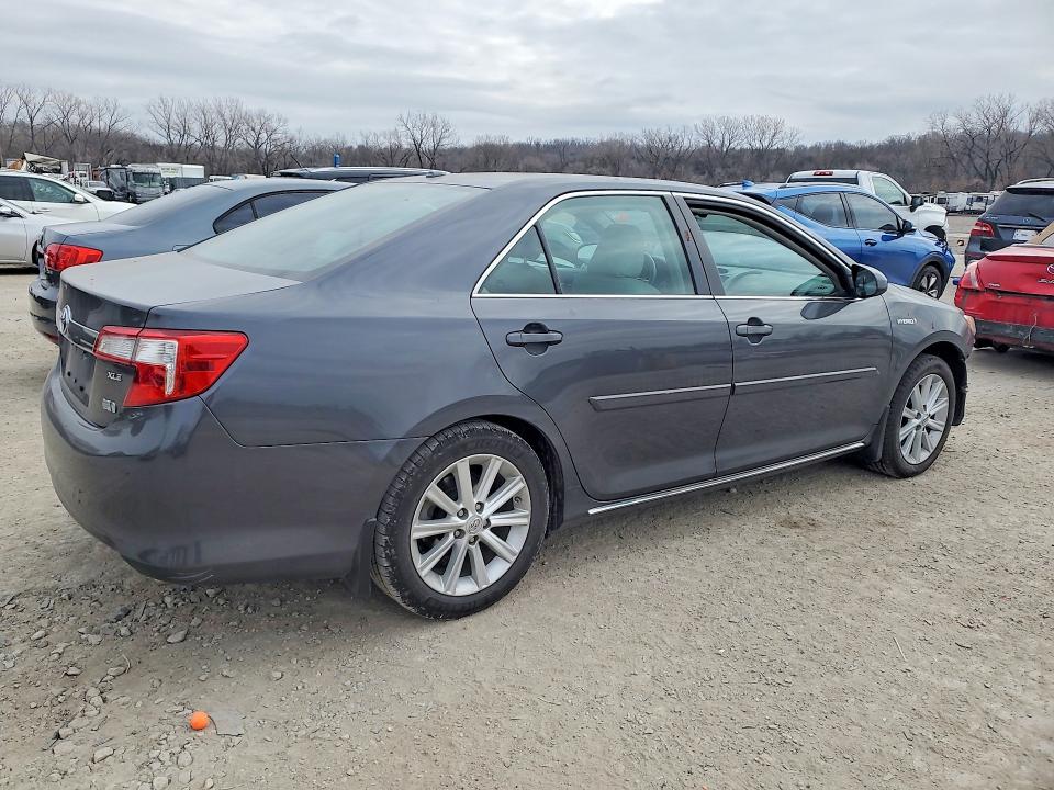 Photo 3 from auction – 2012 TOYOTA CAMRY HYBR with VIN 4T1BD1FK3CU062495
