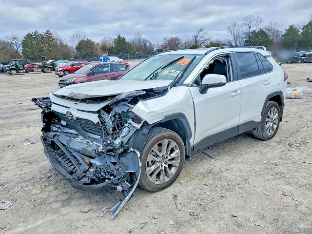 TOYOTA RAV4 2025 z numerem VIN 2T3C1RFV2SW375002 - Zdjęcie z aukcji