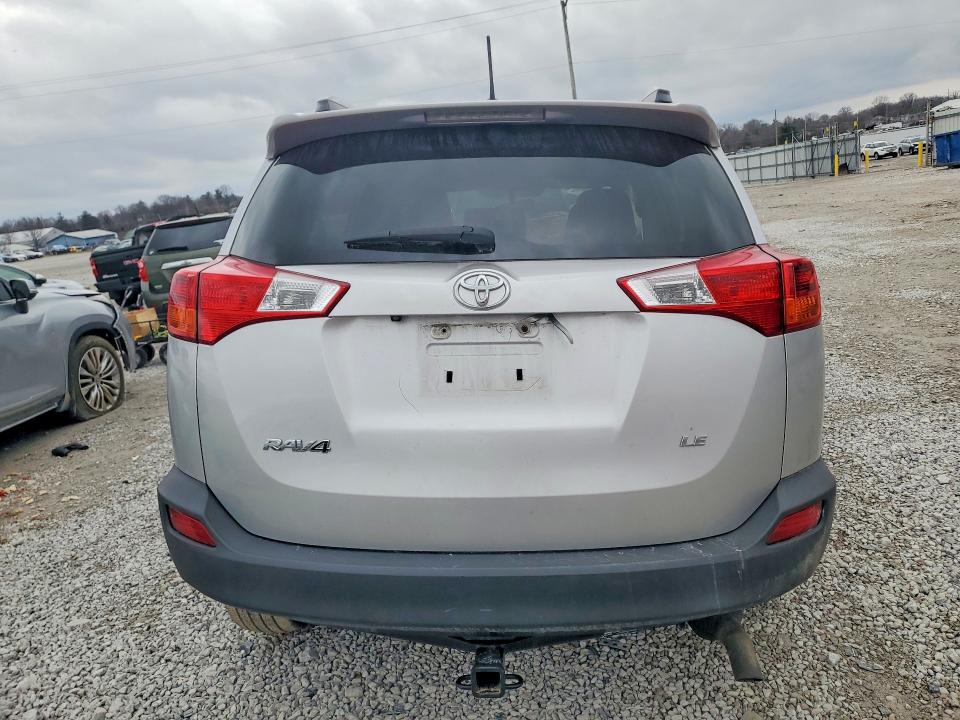 Photo 6 from auction – 2015 TOYOTA RAV4 with VIN JTMZFREV1FJ026396