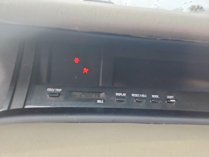 Photo 9 from auction – 2002 TOYOTA AVALON with VIN 4T1BF28B82U265801