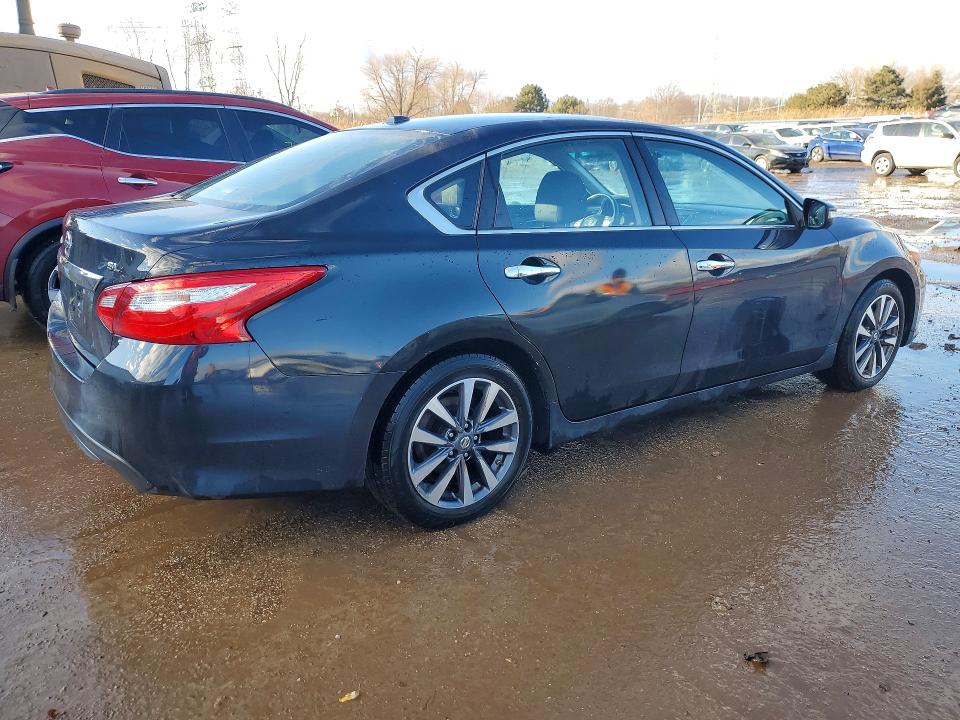 Photo 3 from auction – 2017 NISS ALTIMA with VIN 1N4AL3AP3HC244265