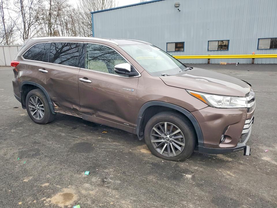 Photo 4 from auction – 2018 TOYOTA HIGHLANDER with VIN 5TDJGRFH5JS045273