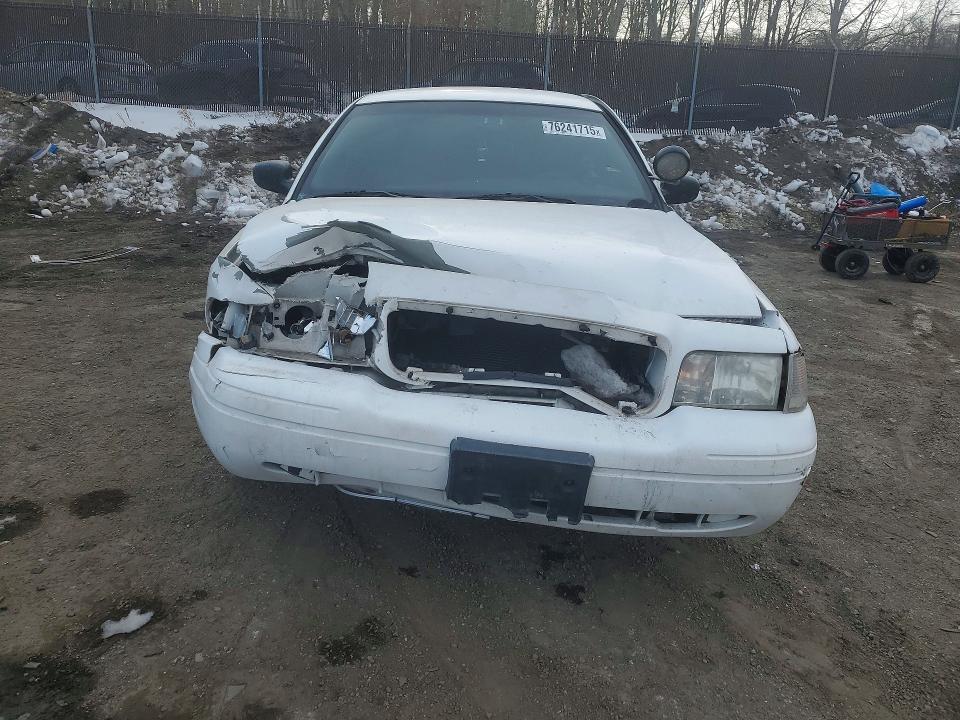 Photo 5 from auction – 2008 FORD CROWN VICT with VIN 2FAFP71V58X126933