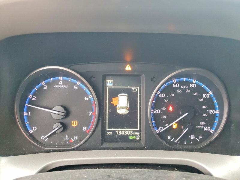 Photo 9 from auction – 2018 TOYOTA RAV4 with VIN 2T3WFREV0JW479194