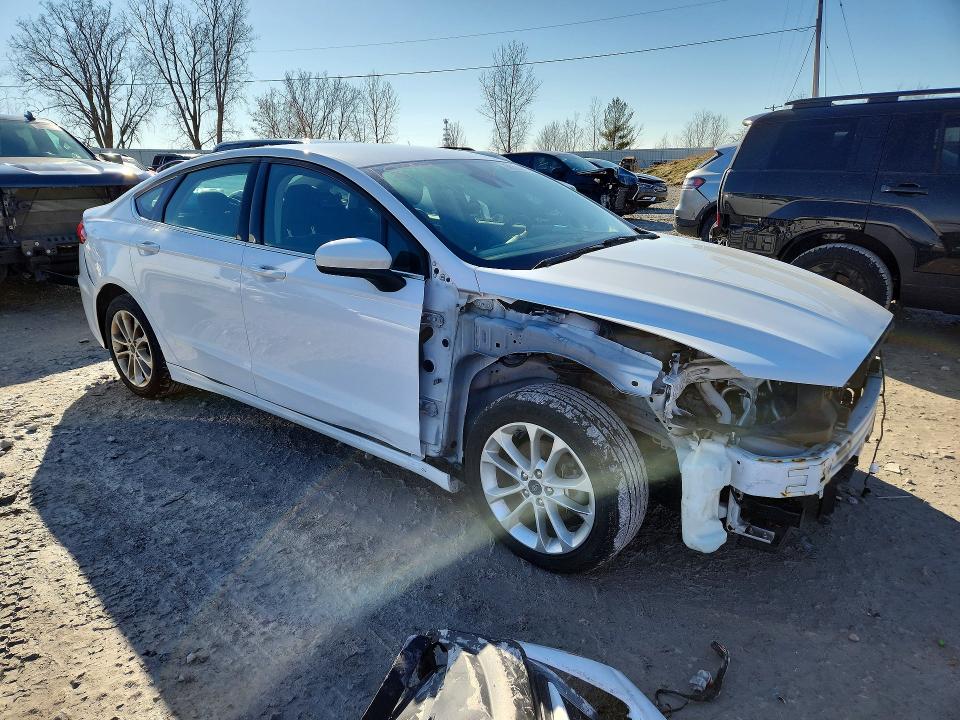 Фото 4 с аукциона – 2020 FORD FUSION с VIN 3FA6P0LU3LR239802
