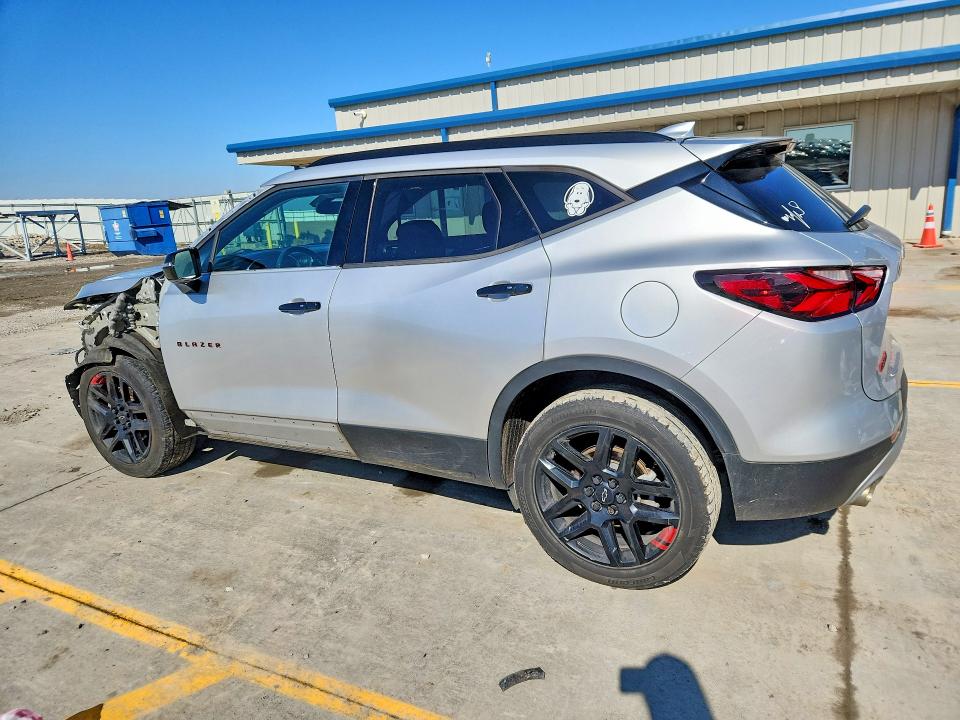 Photo 2 from auction – 2020 CHEVROLET BLAZER with VIN 3GNKBCRS1LS677555