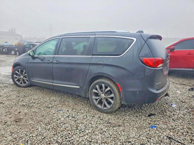 Photo 2 from auction – 2017 CHRYSLER PACIFICA with VIN 2C4RC1GG5HR821832