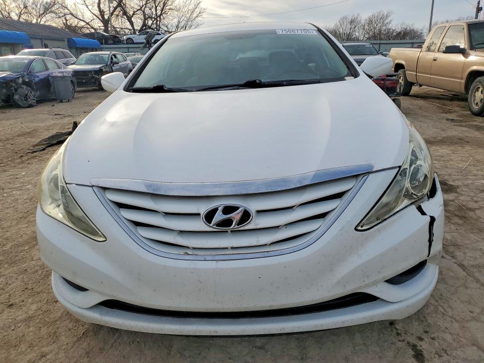 Photo 5 from auction – 2013 HYUNDAI SONATA with VIN 5NPEB4AC3DH554786