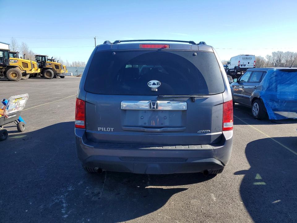 Photo 6 from auction – 2015 HONDA PILOT LX with VIN 5FNYF4H20FB039373