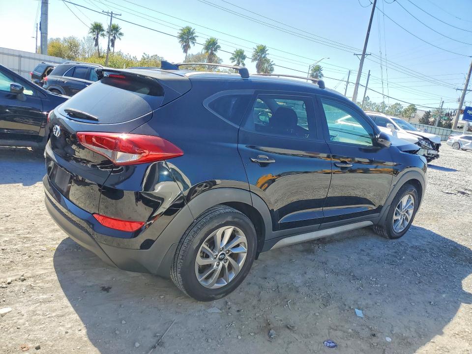 Photo 3 from auction – 2018 HYUNDAI TUCSON SEL with VIN KM8J33A44JU751025