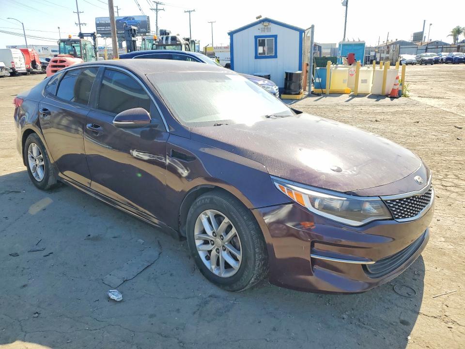 Photo 4 from auction – 2017 KIA OPTIMA EX with VIN 5XXGU4L34HG137257