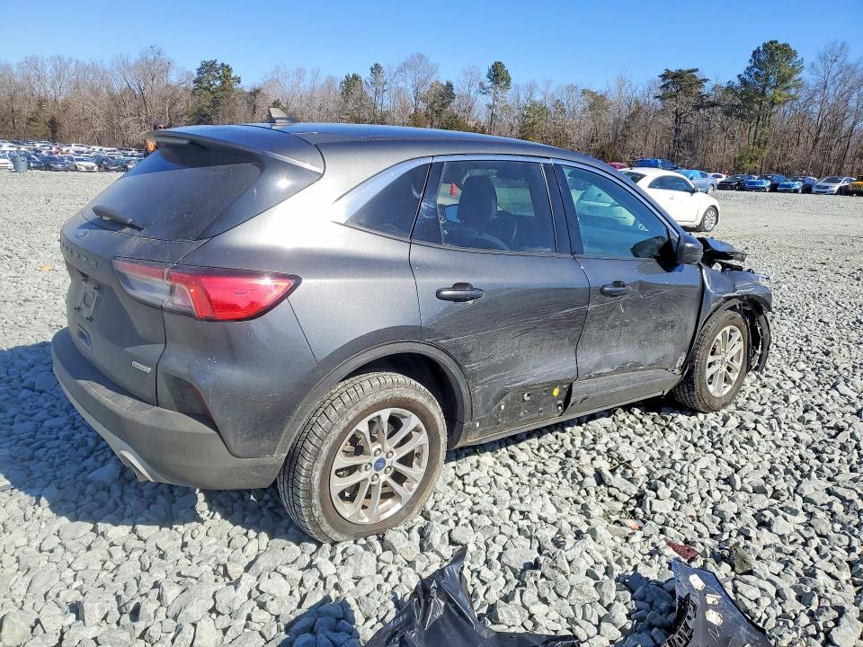 Photo 3 from auction – 2020 FORD ESCAPE SE with VIN 1FMCU0G6XLUB25477