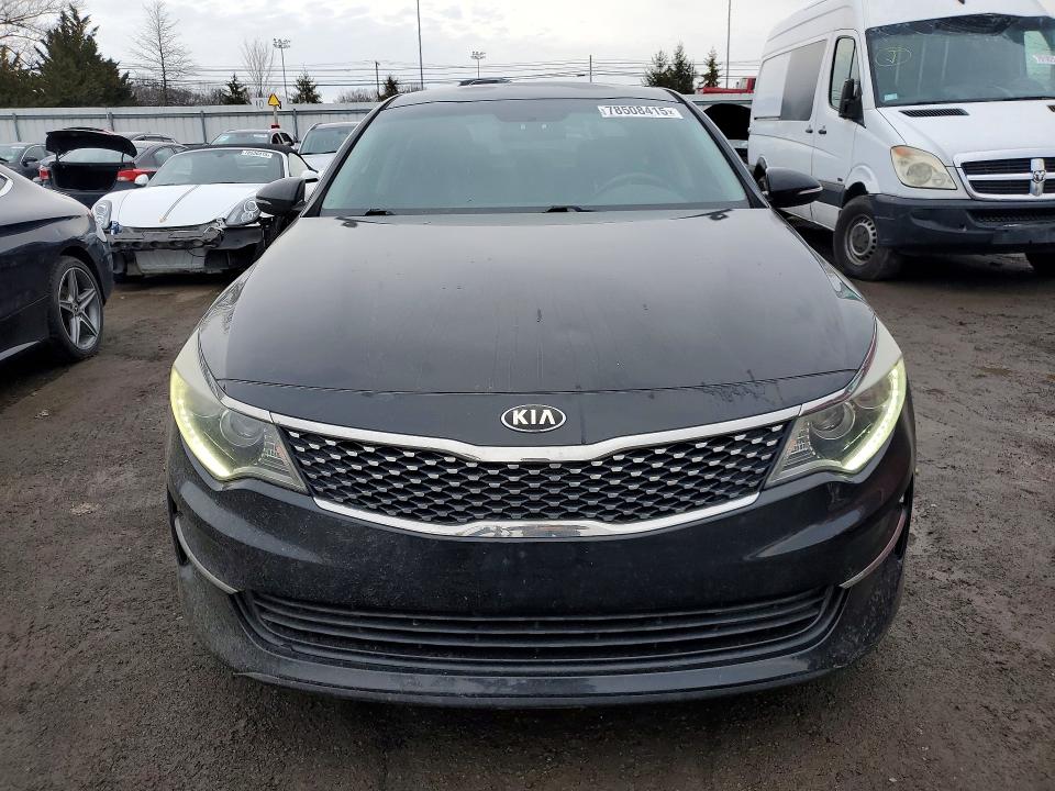 Photo 5 from auction – 2017 KIA OPTIMA with VIN 5XXGU4L37HG133834