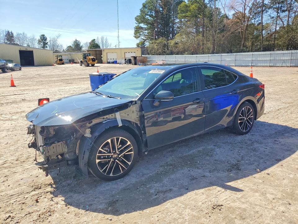 TOYOTA CAMRY 2025 with VIN 4T1DAACK2SU021098 - Photo from auction