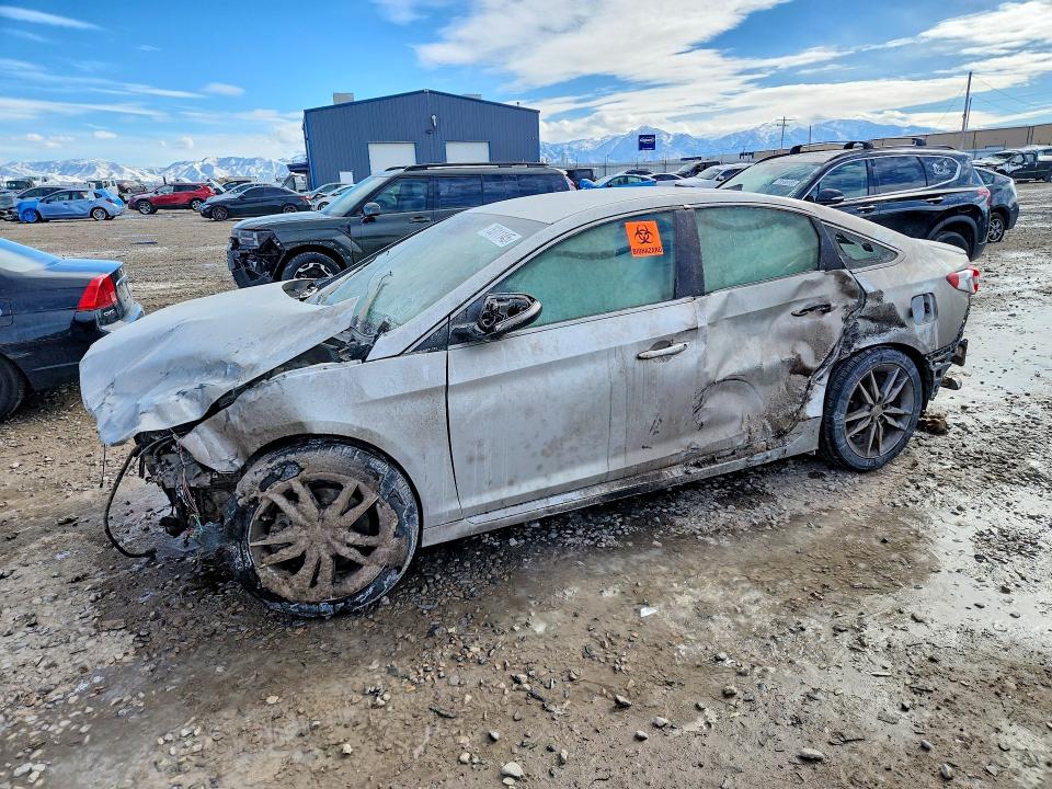 HYUNDAI SONATA 2017 with VIN 5NPE34AB4HH529244 - Photo from auction