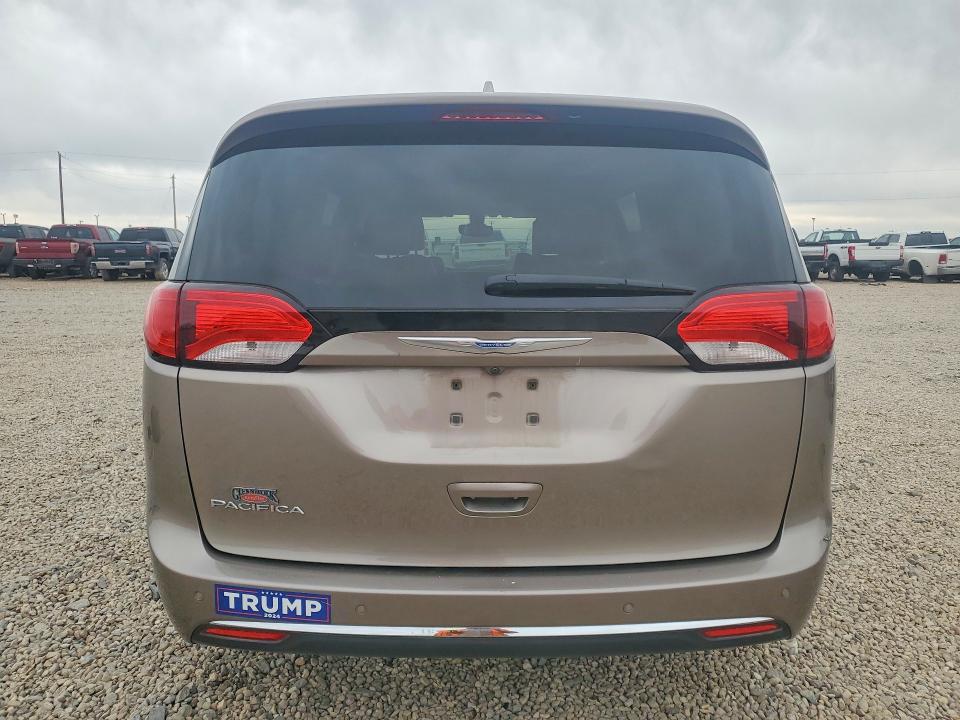 Photo 6 from auction – 2017 CHRYSLER PACIFICA with VIN 2C4RC1EG4HR713396