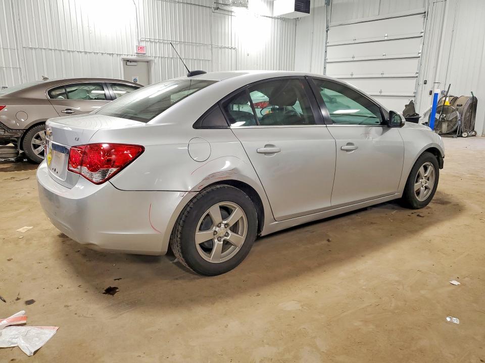 Photo 3 from auction – 2015 CHEVROLET CRUZE with VIN 1G1PC5SB7F7243783