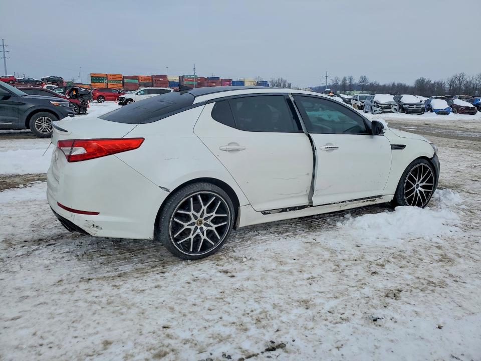 Photo 3 from auction – 2013 KIA OPTIMA with VIN 5XXGR4A63DG128042