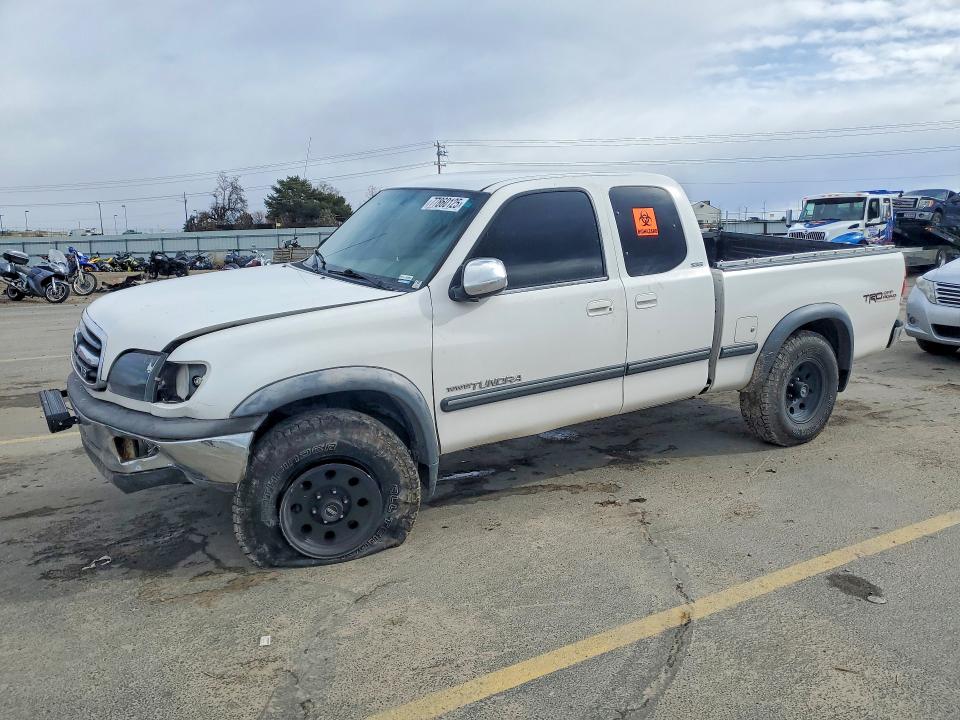TOYOTA TUNDRA 2001 with VIN 5TBBT44111S147784 - Photo from auction