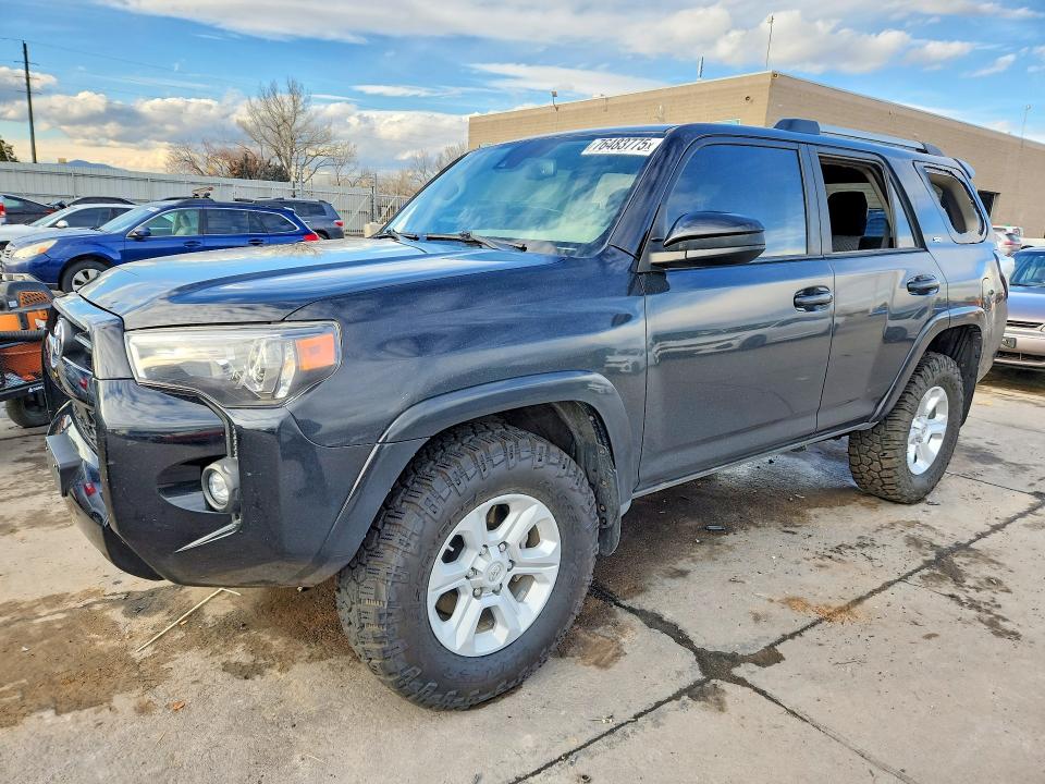 TOYOTA 4RUNNER 2021 with VIN JTEMU5JR0M5922269 - Photo from auction