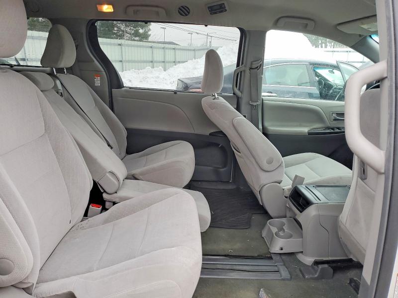 Photo 11 from auction – 2016 TOYOTA SIENNA LE with VIN 5TDKK3DC0GS728840