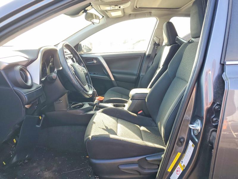 Photo 7 from auction – 2017 TOYOTA RAV4 XLE with VIN JTMWFREV2HD102258