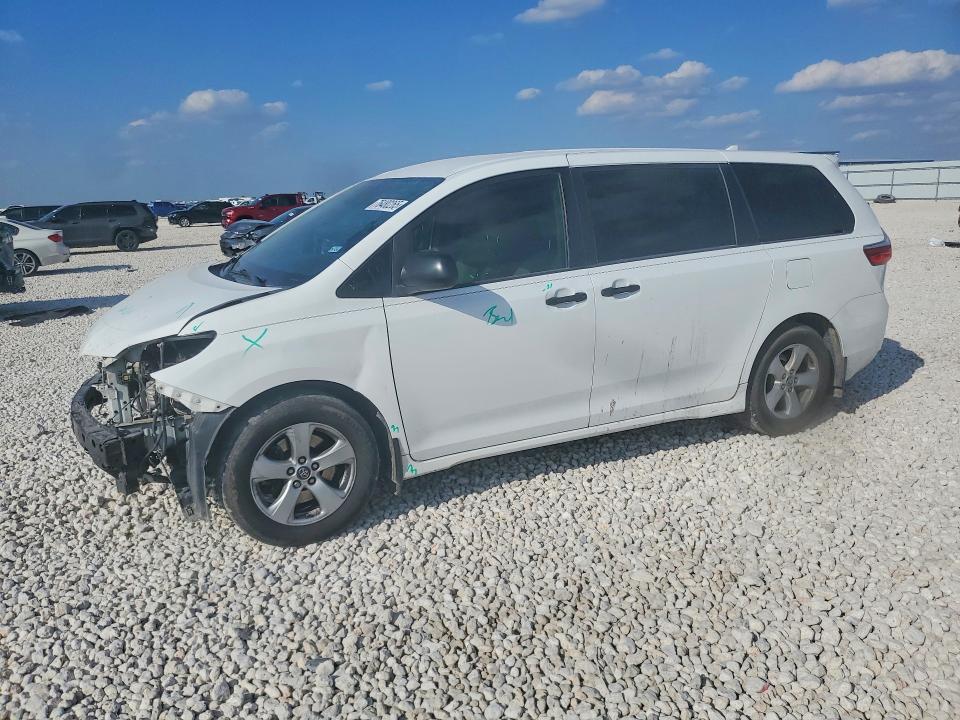 TOYOTA SIENNA 2019 with VIN 5TDZZ3DC2KS973450 - Photo from auction
